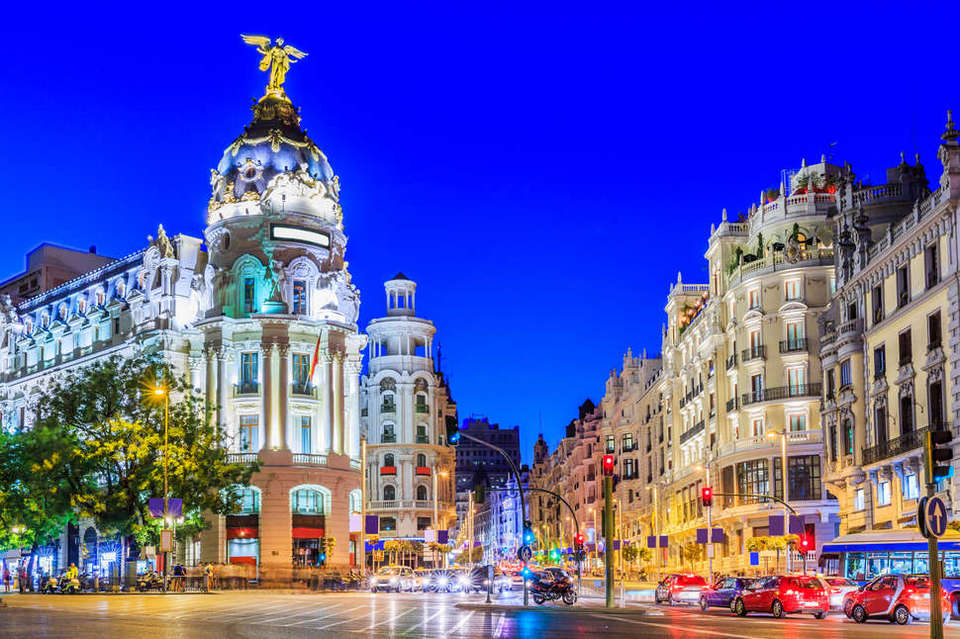 Gran Via, madrid, spain,Madrid blog,Madrid travel blog,Madrid travel guide blog,Madrid city guide,