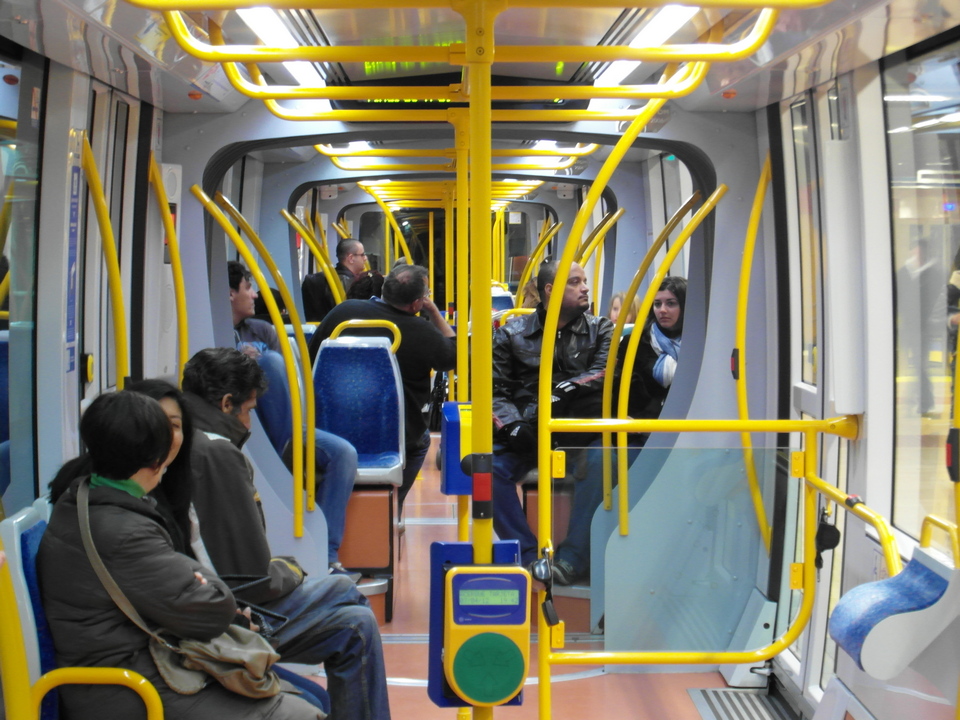 Madrid_-_Inside_Tram_-_Metro_Ligero_ML1_(7510230836)