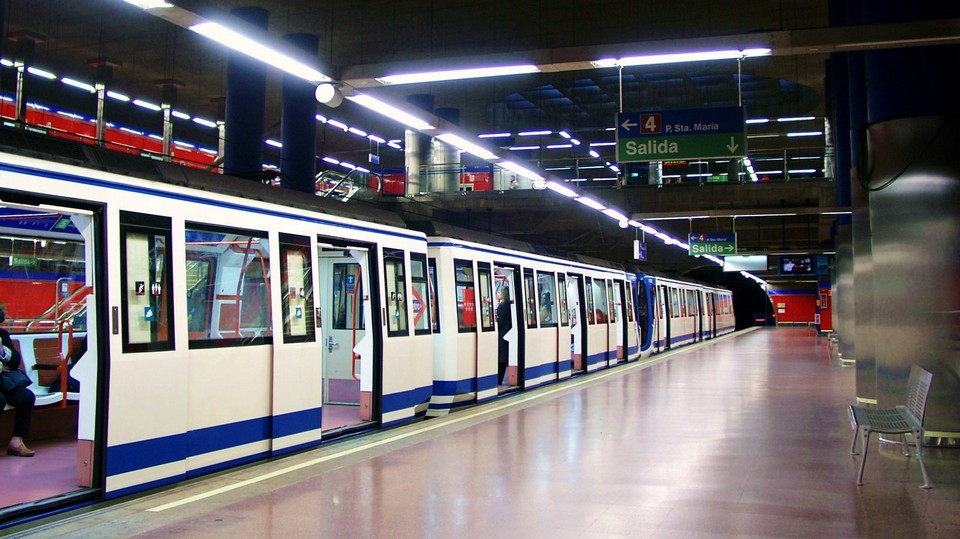 Metro_Madrid_Mar_de_Cristal_station