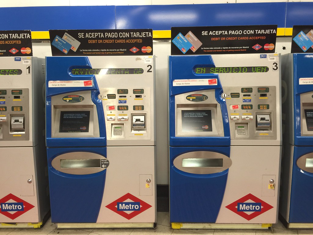 metro ticket vending machine