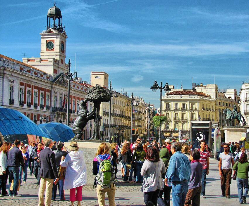 Puerta del Sol madrid,Madrid blog,Madrid travel blog,Madrid travel guide blog,Madrid city guide (1)