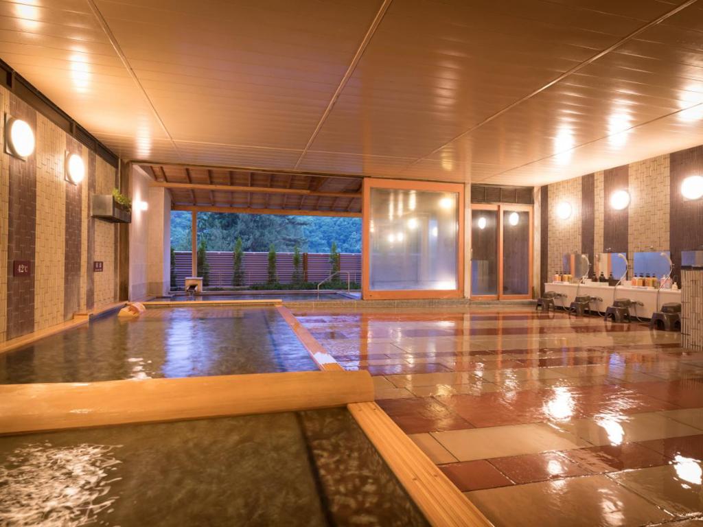 Shenshukaku Hotel onsen 2