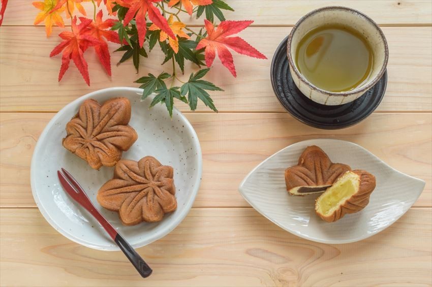 Momiji Manju