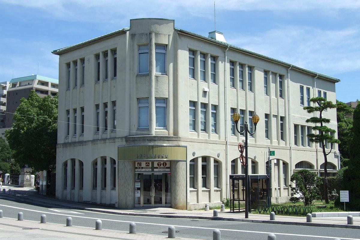 Rest House (Tourist Information Center, Souvenir Shop)