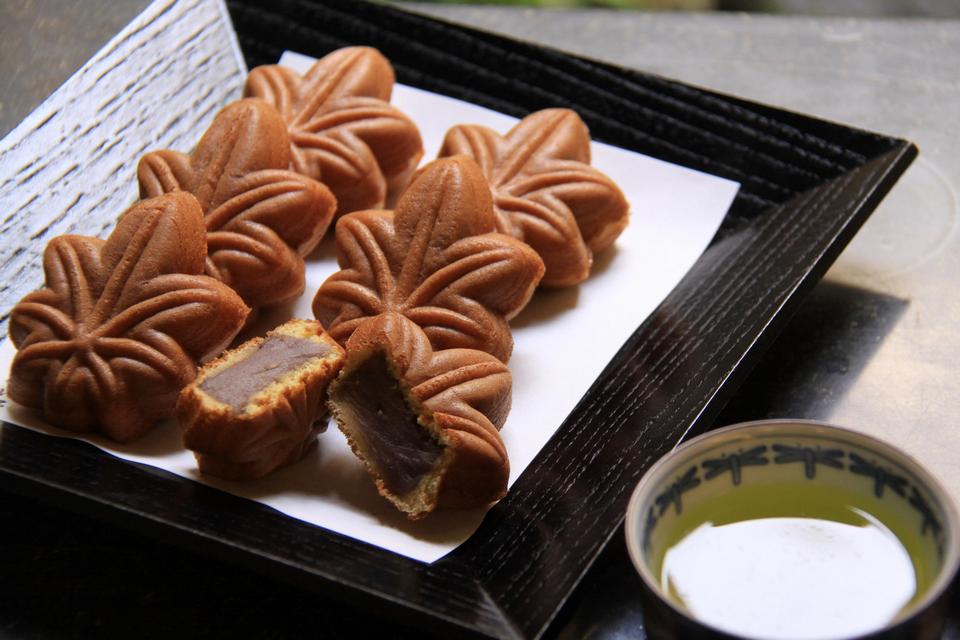 hiroshima momiji manju