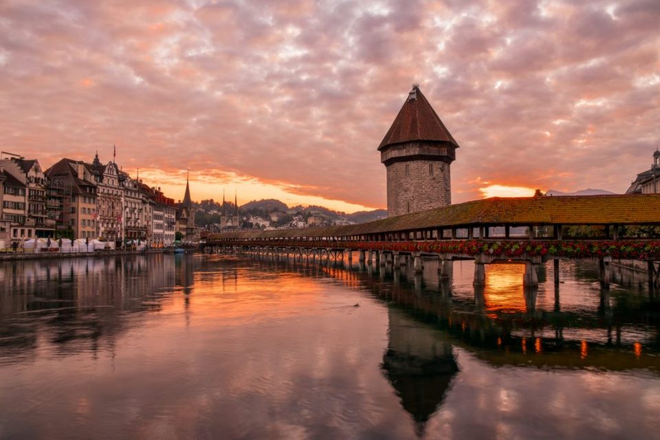 Wooden Chapel Bridge,lucerne travel blog (1)