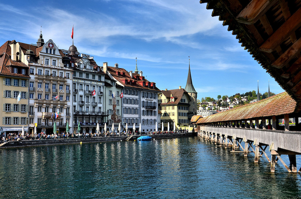 Wooden Chapel Bridge,lucerne travel blog (1)