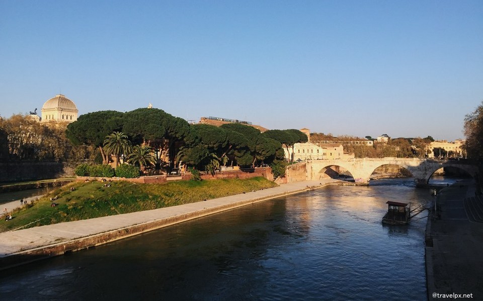 tiber island (1)