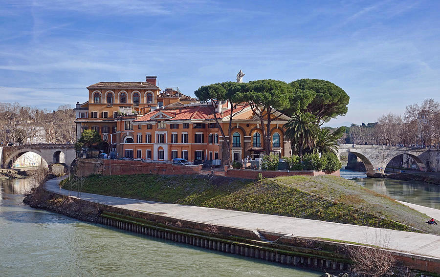 tiber island (1)