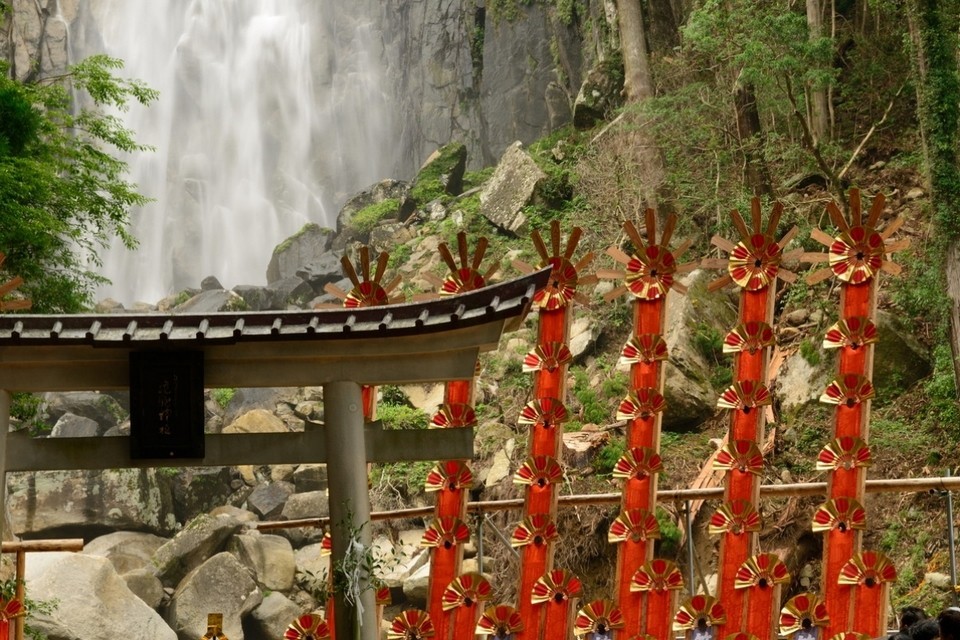 Nachi-no-Ogi matsuri (Nachi Fire Festival),wakayama travel blog (1)