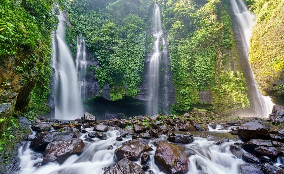 Sekumpul Waterfalls (Singaraja),best waterfalls in bali,most beautiful waterfalls in bali,bali best waterfalls,best waterfalls to visit in bali (3)