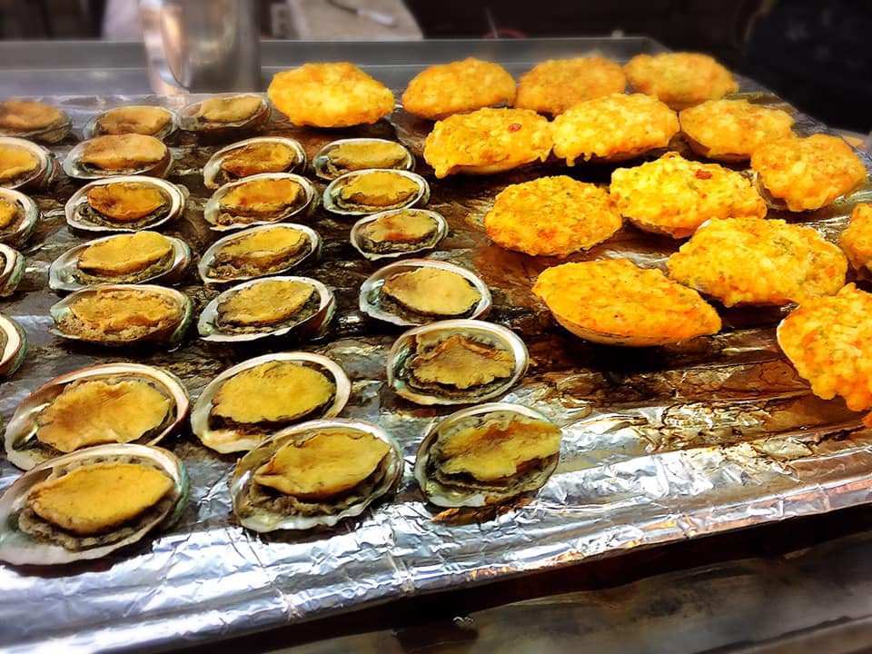 must eat food in fengjia night market