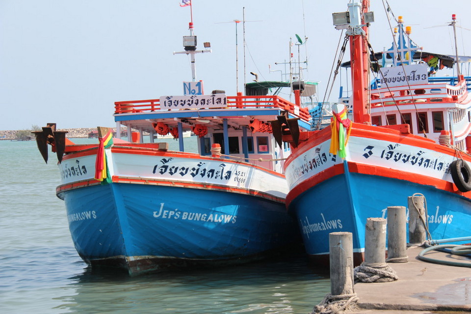arriving-to-ko-samet-by-ferry
