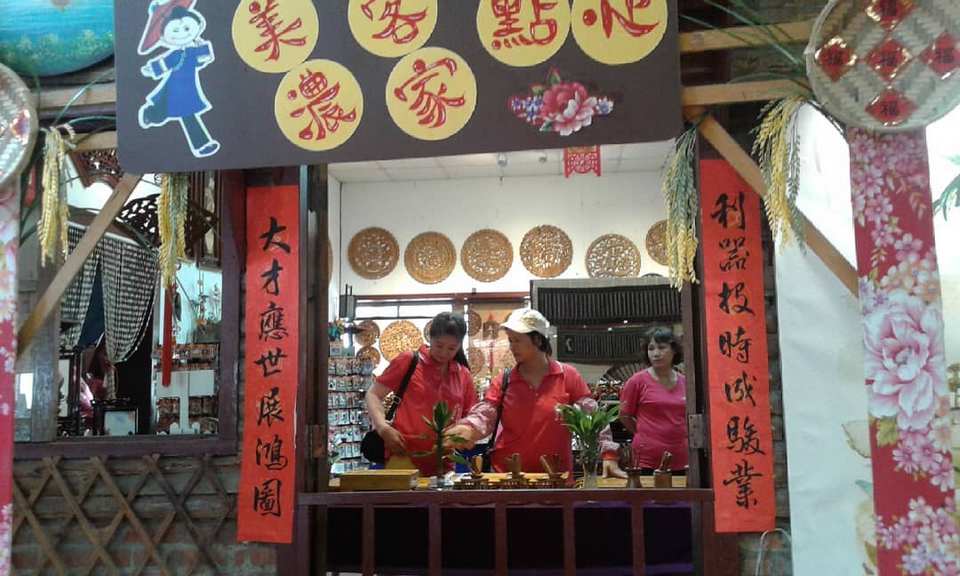 Visiting Meinong Folk Village,kaohsiung,qishan old street (1)