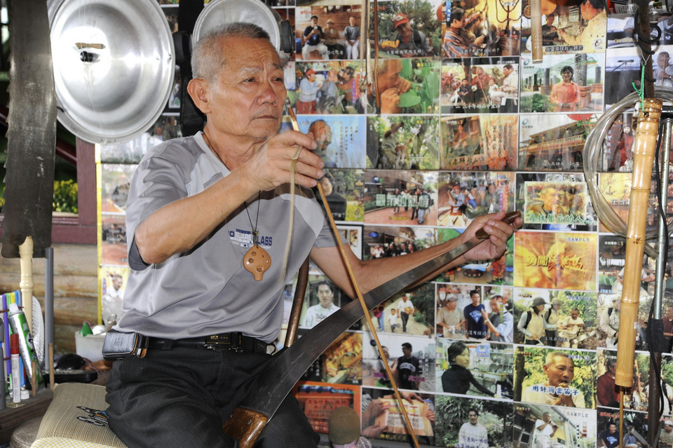 Visiting Meinong Folk Village,kaohsiung,qishan old street (1)