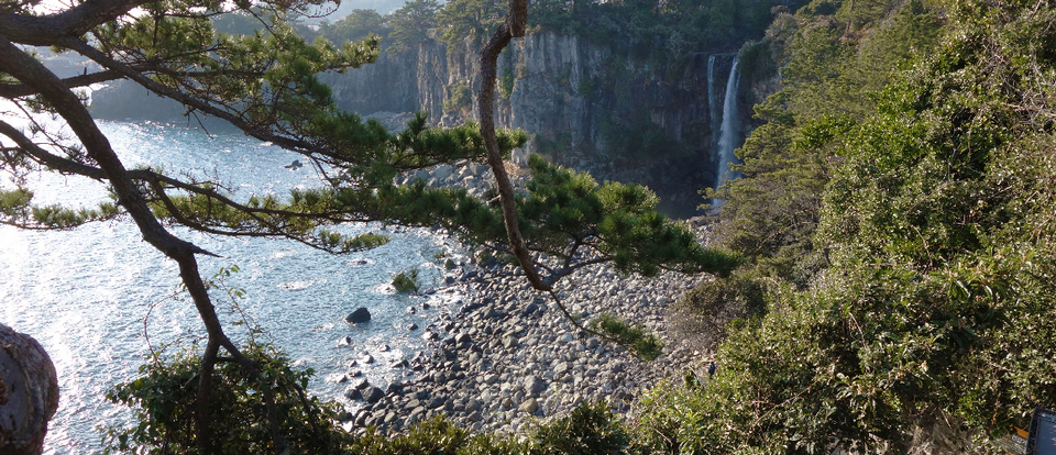 Jeonbang falls,jeju day trip,jeju island trip blog,jeju itinerary blog,jeju one day trip,jeju trip itinerary,one day in jeju (1)