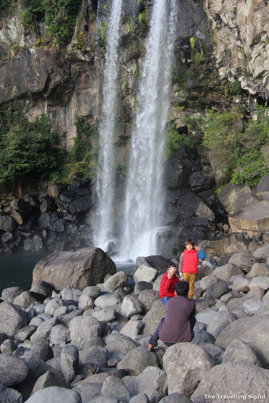 Jeonbang falls,jeju day trip,jeju island trip blog,jeju itinerary blog,jeju one day trip,jeju trip itinerary,one day in jeju (1)