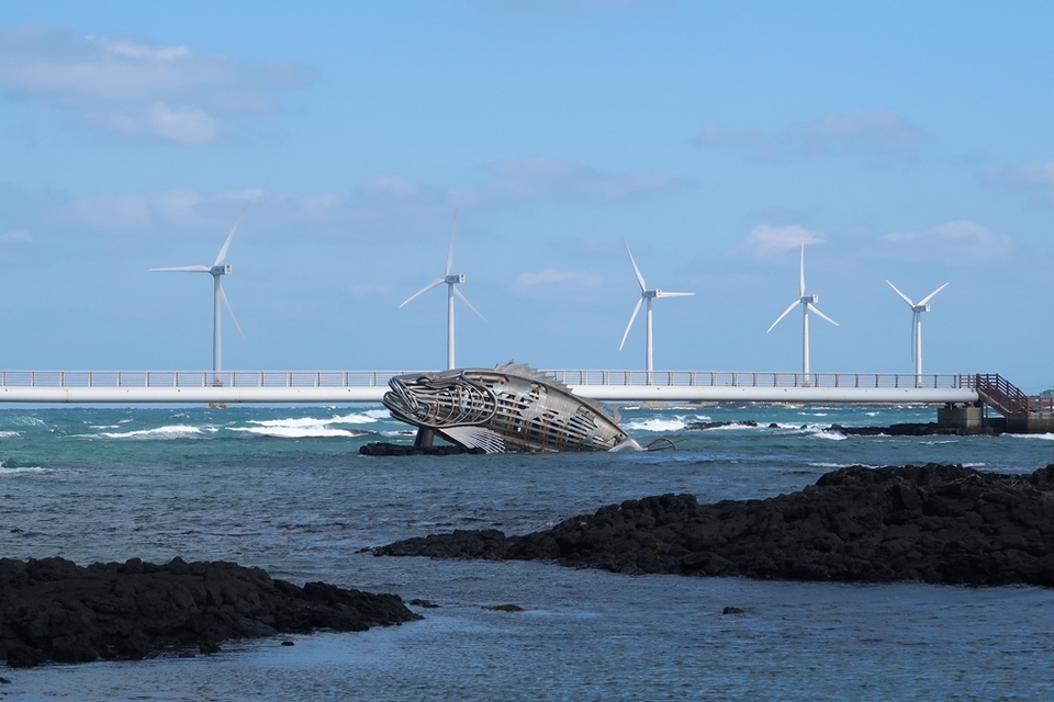 Sinchang Windmill Coastal Road,4 days in jeju,jeju 4 days 3 nights itinerary,jeju 4d3n itinerary,jeju island itinerary,jeju itinerary 4 days (3)