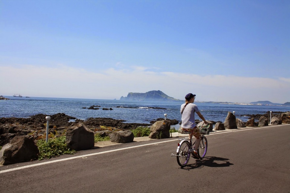cycling around udo island3