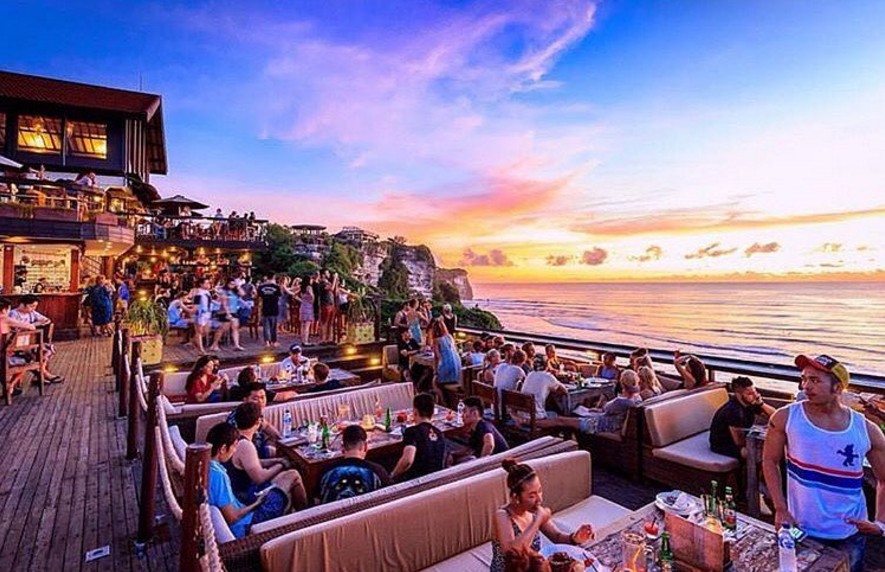 single fin bali,best beach club in uluwatu,uluwatu beach club,top beach clubs in uluwatu (1)
