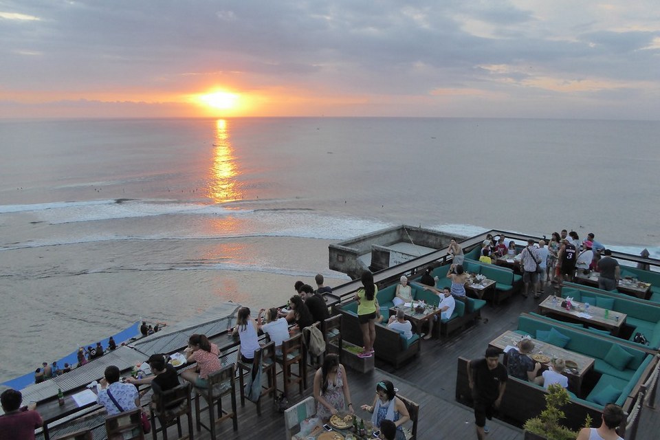 single fin bali,best beach club in uluwatu,uluwatu beach club,top beach clubs in uluwatu (1)