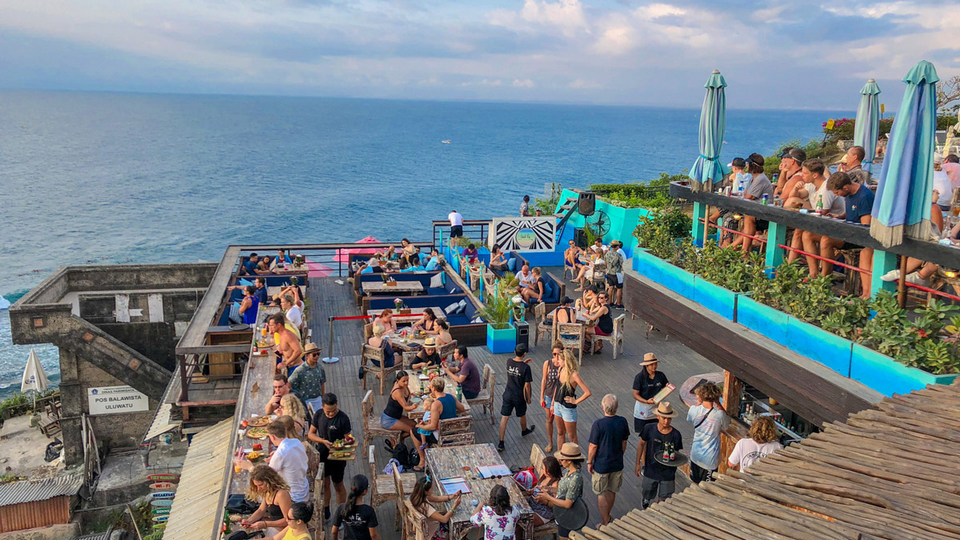 single fin bali,best beach club in uluwatu,uluwatu beach club,top beach clubs in uluwatu (1)