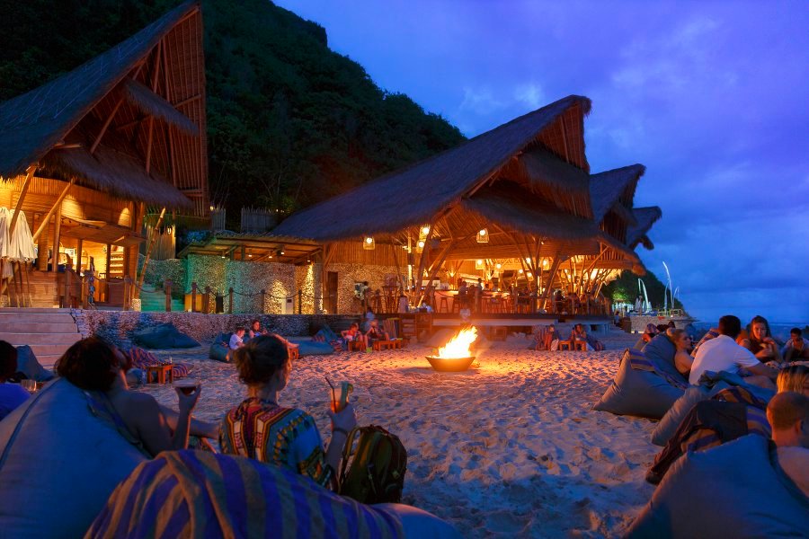 sundays beach club,best beach club in uluwatu,uluwatu beach club,top beach clubs in uluwatu (1)