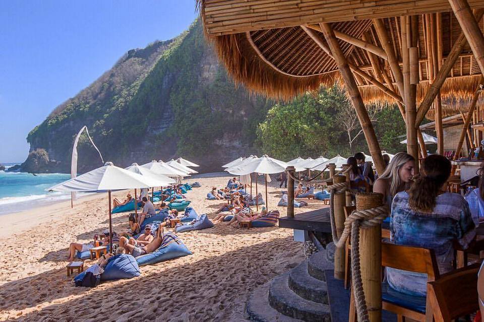 sundays beach club,best beach club in uluwatu,uluwatu beach club,top beach clubs in uluwatu (1)