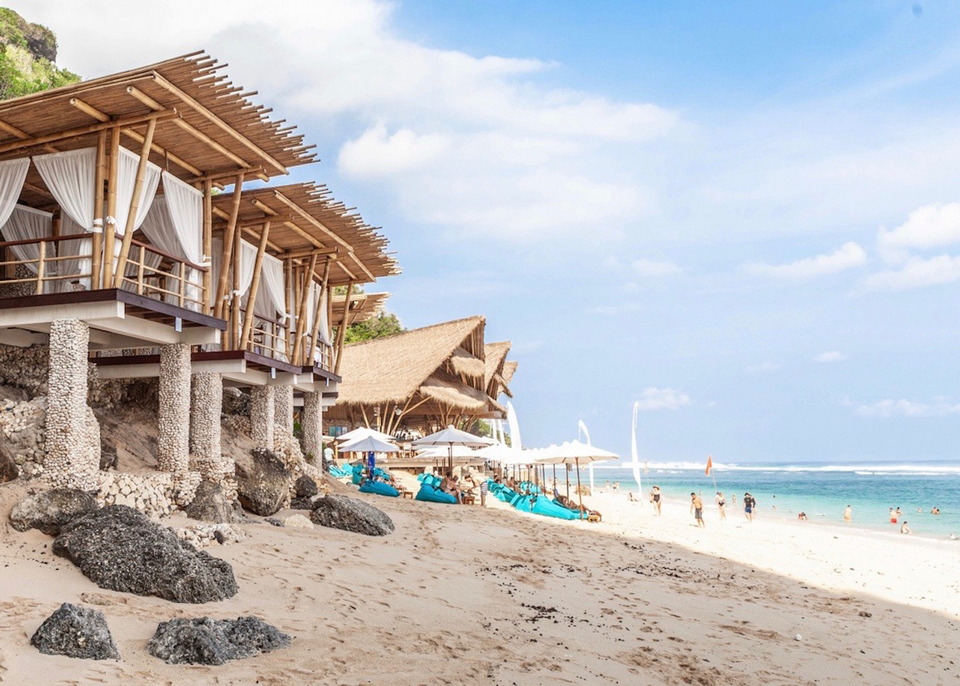 sundays beach club,best beach club in uluwatu,uluwatu beach club,top beach clubs in uluwatu (1)