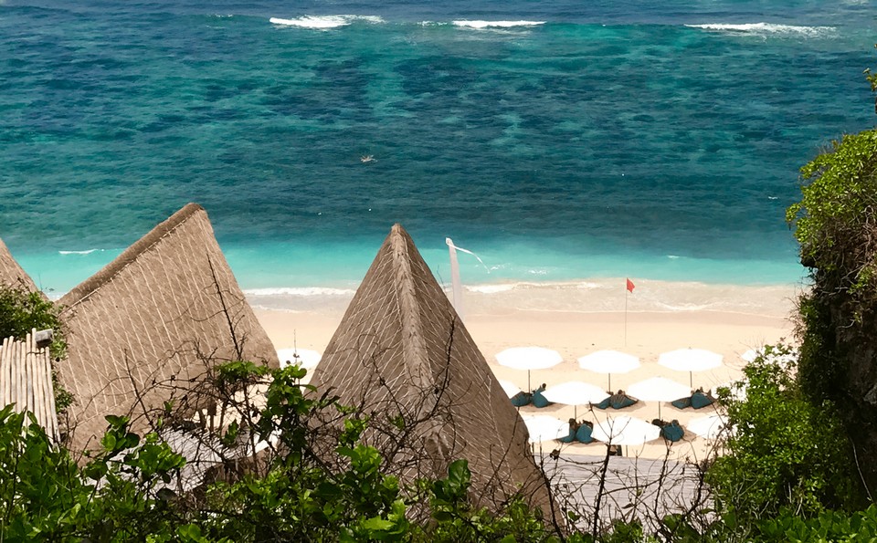 sundays beach club,best beach club in uluwatu,uluwatu beach club,top beach clubs in uluwatu (1)