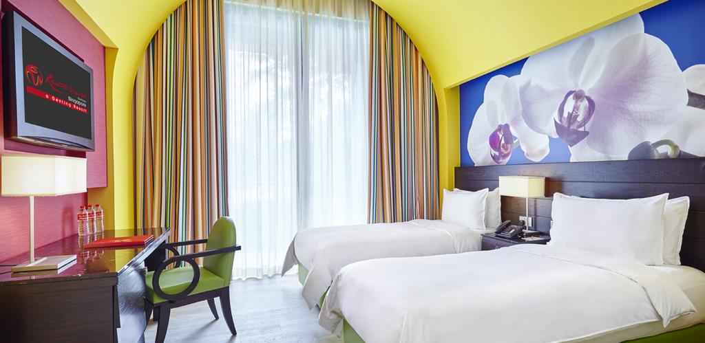 Resorts World Sentosa - Festive Hotel
