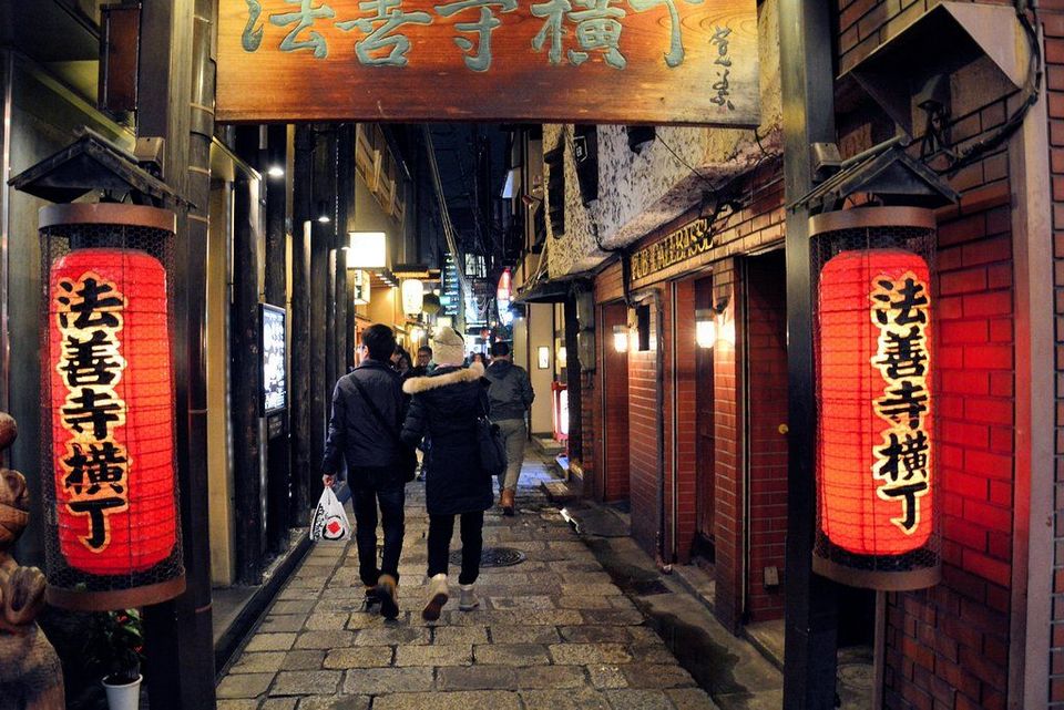Hozenji Yokocho alley temple,dotonbori blog (1)