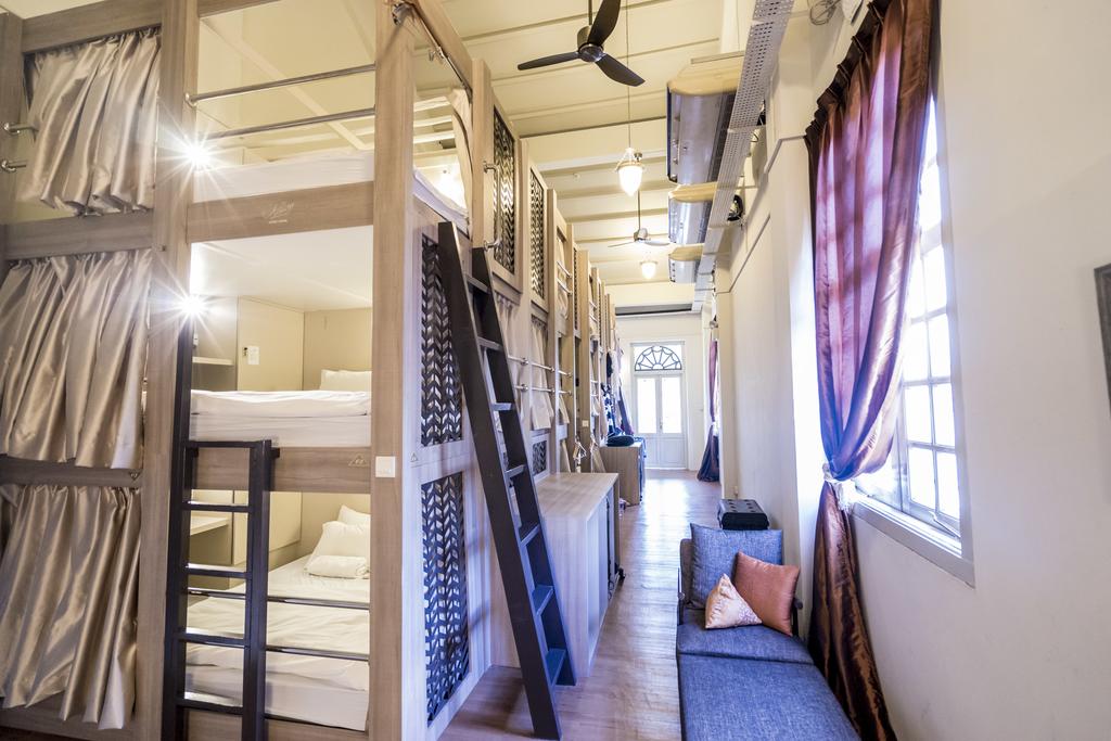 Adler Hostel & Coffee Bar,affordable hostel in singapore,affordable hostels in singapore,best budget hostel in singapore (1)