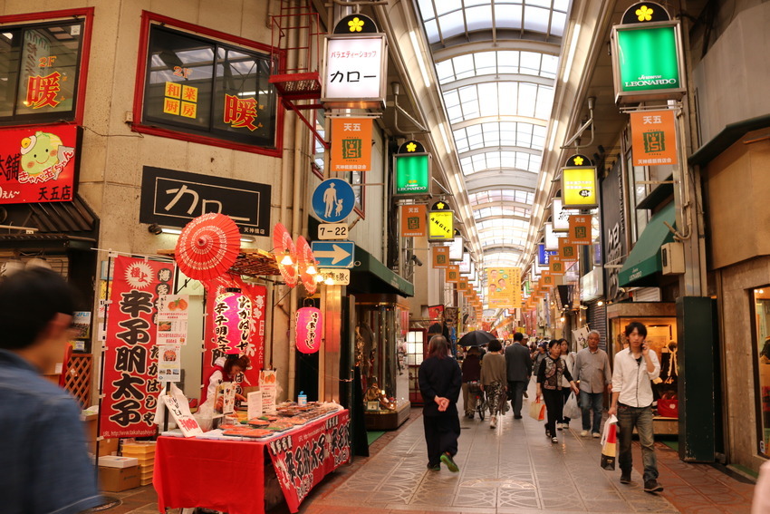 osaka-tenjinbashi,cheap shopping street in osaka (1)