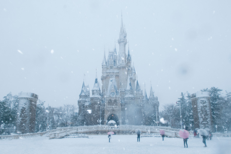 Snow tokyo disneyland