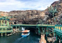 The mysterious island has the most beautiful scenery in DisneySea.