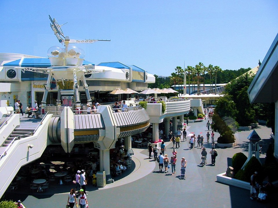 Tokyo-Disneyland-Tomorrowland