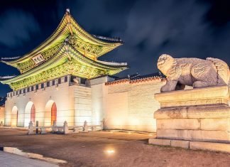 1Gwanghwamun_gate,5 grand palaces in seoul,5 palaces in seoul,5 palaces seoul,five grand palaces in seoul (1)