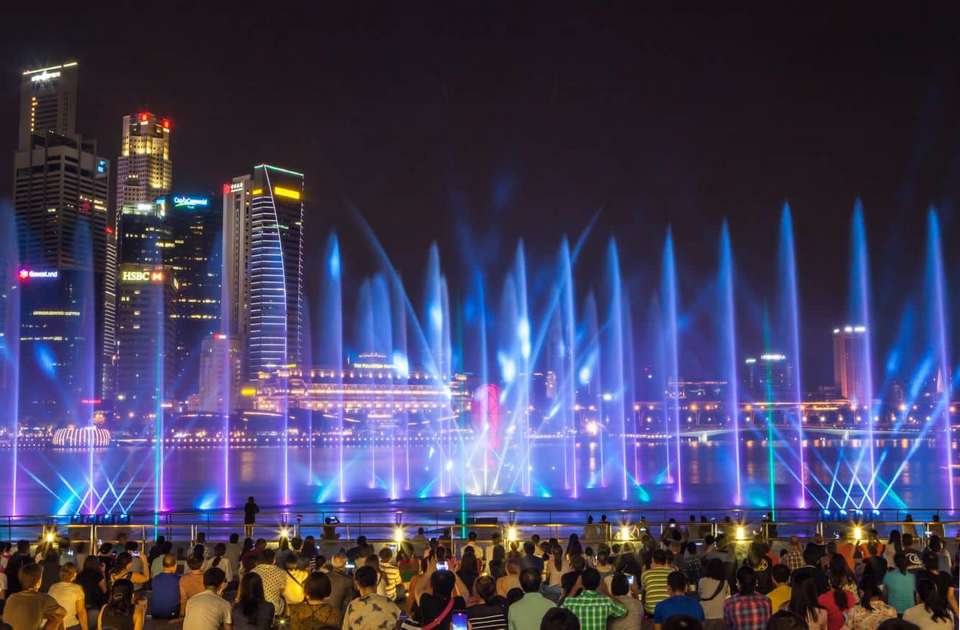 marina bay sand light show singapore,best place to go at night in singapore (1)