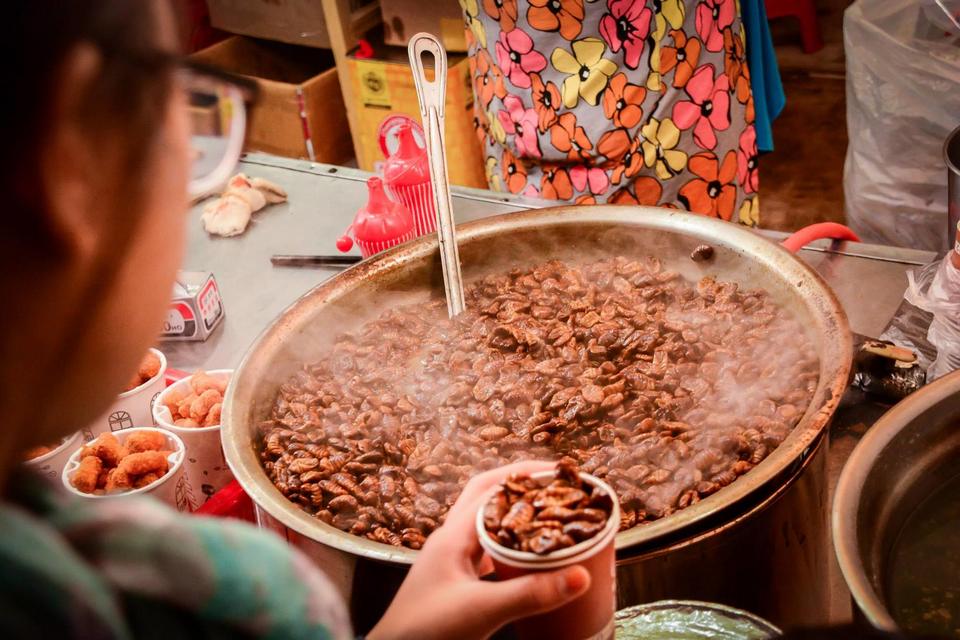 Beondegi (Crunchy Stir-fried Silkworm Pupae) (8)