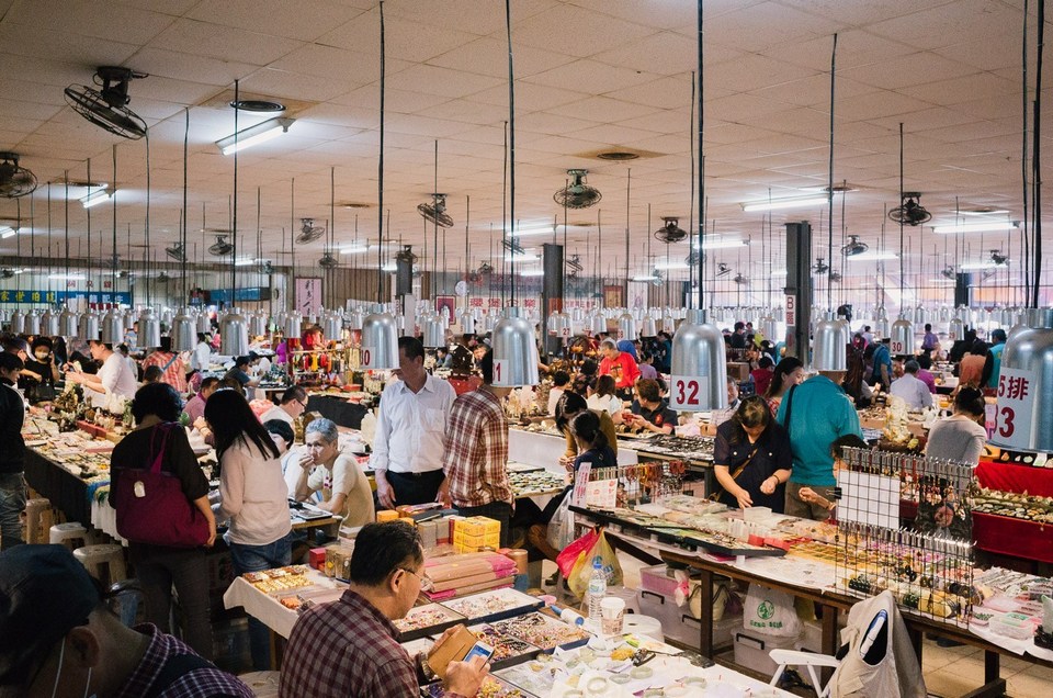 jade market,best shopping in kaohsiung,biggest shopping mall in kaohsiung,kaohsiung cheap shopping,where to shop in kaohsiung (12)