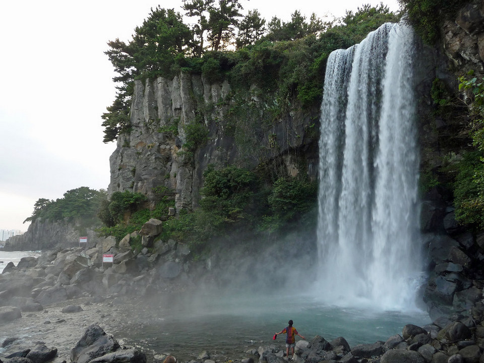 Jeongbang Waterfall (1)