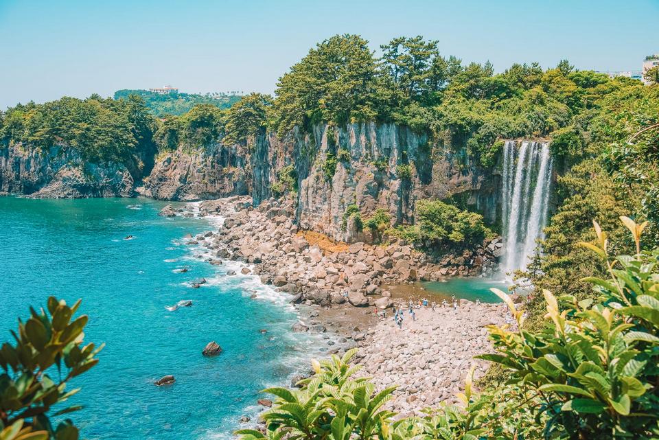 Jeongbang Waterfall (1)