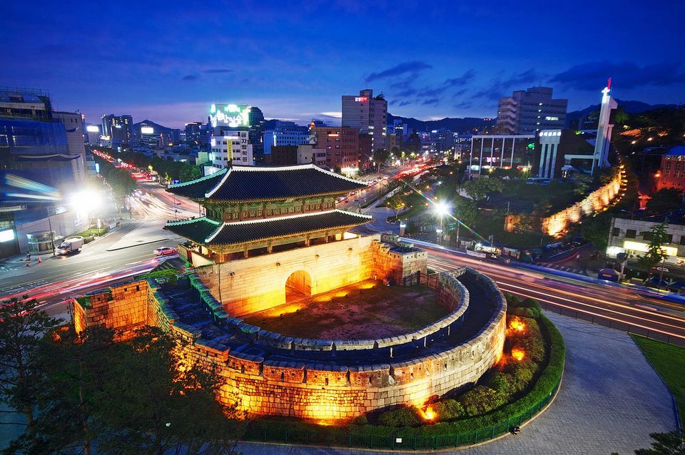 Heunginjimun gate seoul (1)