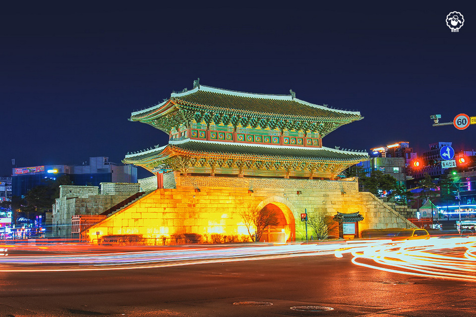 Heunginjimun gate seoul (1)