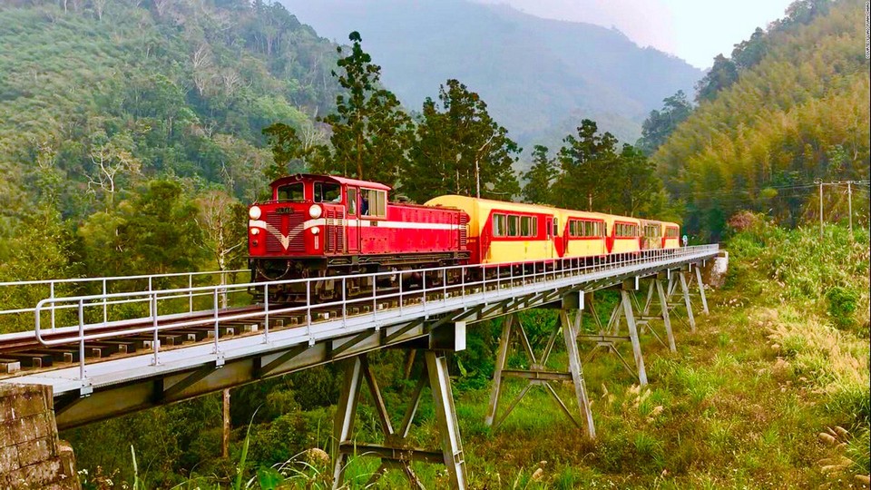Alishan Forest Railway taiwan (5)