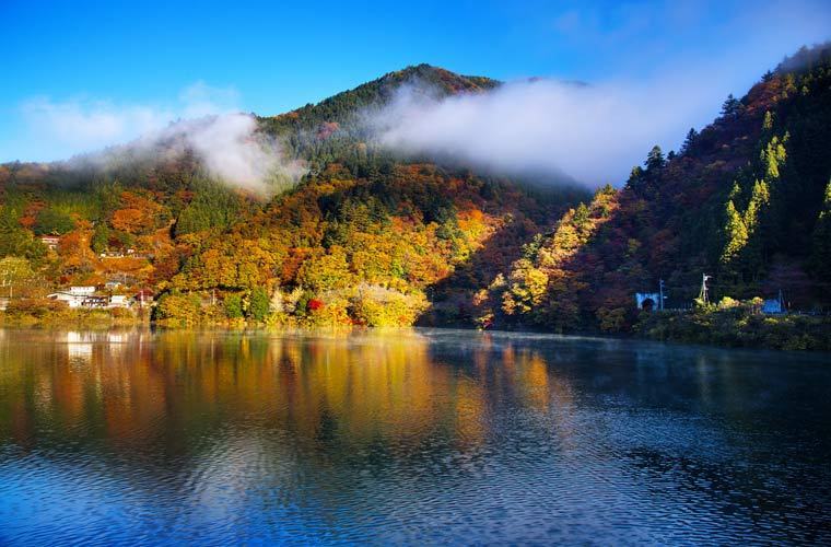 Lake Okutama autumn (1)