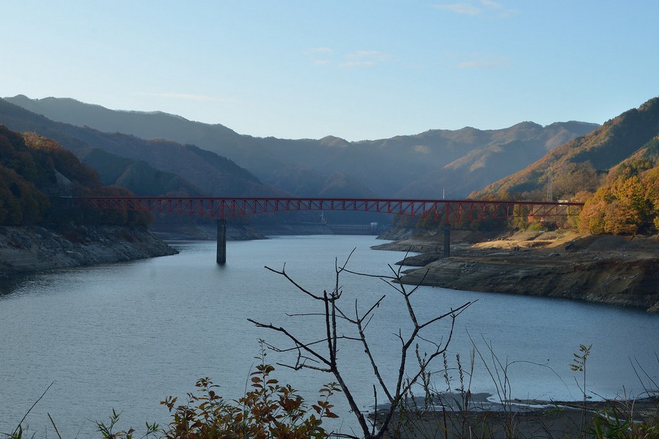 Kusaki Dam Lake autumn (1)