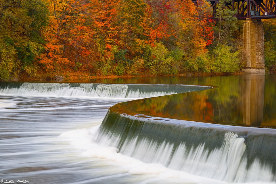 Kusaki Dam Lake autumn (1)