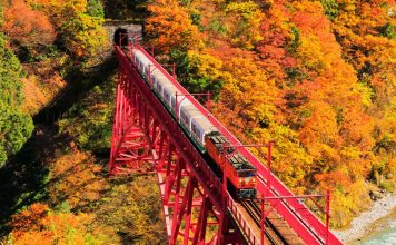 Japan fall foliage forecast 2026 — The timeframe & 41+ places to visit in Japan during autumn Kurobe Gorge autumn (1)